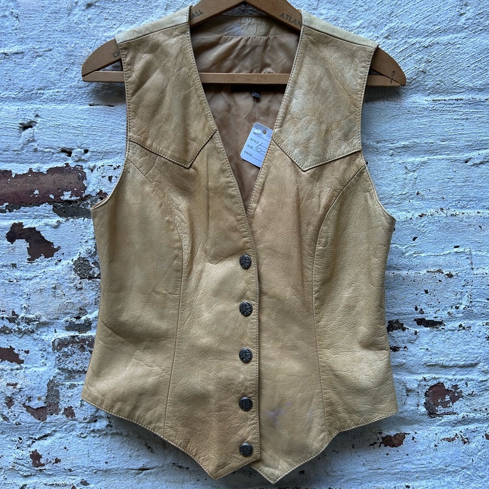 Vintage Adventure Bound by Wilson’s western tan leather vest Size 6